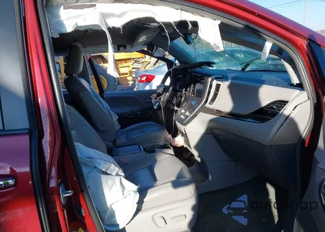 2016 Toyota Sienna Xle 8 Passenger из США, поврежденный, VIN 5TDYK3DC5GS716144